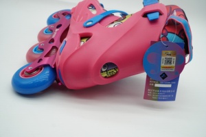 Vendita calda di alta qualità regolabile 4WD Outdoor velocità Racing rullo in linea scarpe da Skate di sicurezza per l'estate/inverno Fitness per le ragazze - Product Image 3