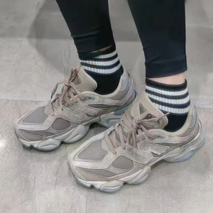 Chaussures de sport décontractées de luxe de haute qualité 9060 pour hommes - Chaussures de course à plateforme tendance - Product Image 2