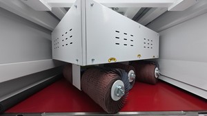 Máquina de Desbarbado y Eliminación de Óxido para Láminas de Aluminio de Alta Resistencia con Cepillo de Banda Combinado - Product Image 4