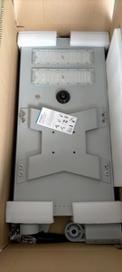 Lampadaire solaire LED 400W 6000K IP65 avec poteau et support en aluminium, éclairage extérieur pour routes et jardins avec un CRI élevé de 90 - Product Image 3