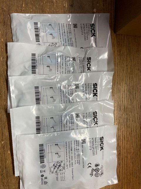 5PCS WTB2S-2P1330 1064573 Brand New Original Part Price Cheap PLC