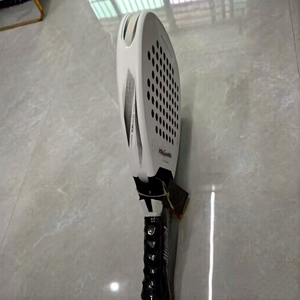 Nuevo Diseño 2026 <span class=keywords><strong>Bullpadel</strong></span> Vertex 05 Omni Raqueta de Pádel, Empuñadura, Pelotas de Pádel, Set de Pádel OEM, Compatible con Pedidos de Prueba de Pequeños Lotes - Product Image 4