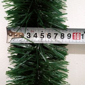 クリスマスツリー吊り下げ用の卸売モダンエコフレンドリーダークグリーンペットプラスチックリボンティンセルガーランド - Product Image 3