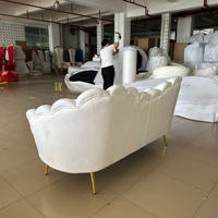 Canapé de mariage en velours en forme de coquille, causeuse blanche avec pieds en métal doré, canapé de luxe pour événements, banquets, fêtes, mobilier d'hôtel