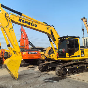 Excavadora Komatsu pc220 usada, en buenas condiciones, de importación de Japón, de segunda mano, de la marca Komatsu - Product Image 1