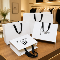 Sacs shopping en papier personnalisés avec poignée en ruban, impression de logo, vente en gros pour les magasins de vêtements, les boutiques, la vente au détail