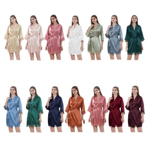 Robes de mariée en soie satinée personnalisées avec logo, pour femmes, avec bordure en dentelle, pour la mariée, les demoiselles <span class=keywords><strong>d</strong></span>'<span class=keywords><strong>honneur</strong></span>, les filles <span class=keywords><strong>d</strong></span>'<span class=keywords><strong>honneur</strong></span>, <span class=keywords><strong>robe</strong></span> de matin - Product Image 2