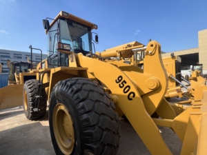 Chargeuse sur pneus Caterpillar 950C d'occasion, moteur CAT d'origine, bon état de fonctionnement, faible nombre d'heures, chargeuse CAT 950C d'occasion. - Product Image 1