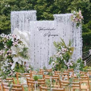 LANJO Rideau de toile de fond circulaire de luxe en PVC style plumes blanches 3m/4m pour mariage, événement et photomaton - Product Image 2