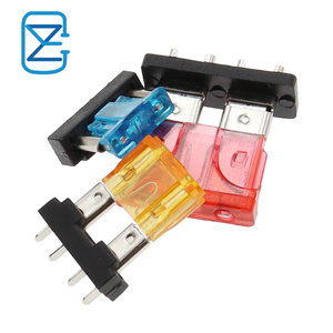 Porte-<span class=keywords><strong>fusible</strong></span> automobile moyen mini <span class=keywords><strong>intégré</strong></span>, <span class=keywords><strong>prise</strong></span> de <span class=keywords><strong>fusible</strong></span> à clip, douille 32v pour carte de circuit imprimé, clip de sécurité, type d'insertion - Product Image 1