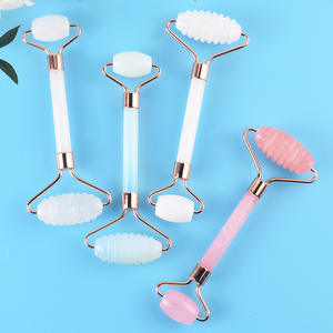 Vente en gros de rouleaux de massage facial en jade 100% naturel, ensemble Gua Sha <span class=keywords><strong>moins</strong></span> <span class=keywords><strong>cher</strong></span>, boîte cadeau, outils de beauté, marque OEM, origine CN/GUA, LRYS - Product Image 3