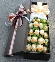 Boîte cadeau rigide en carton gris de luxe avec estampage à chaud en forme de rose, emballage cadeau personnalisé pour la Saint-Valentin, livraison JC