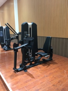 Presse à jambes LAND Fitness à charge par poulies pour l'exercice des quadriceps – Vente directe usine – Appareil populaire d'entraînement de force en salle - Product Image 3