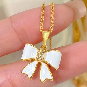 Collares de Moda con Colgante de Circonita Cúbica, Chapado en Oro de 18K, Delicado Collar con Lazo de Esmalte para Mujer - Product Image 1