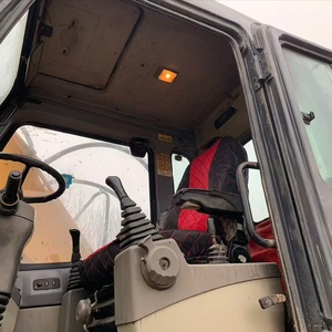 Excavadora de Ruedas Hyundai 150W-7 con Cucharón de Excavación y Componente Central del Motor - Product Image 5