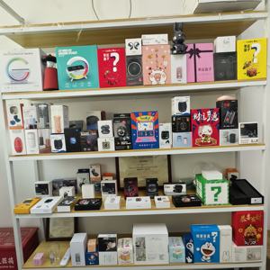 Boîte mystère électronique surprise avec produits : écouteurs, montres, cadeaux de Noël, 100% chanceux - Product Image 3