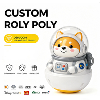Casque d'astronaute personnalisé Shiba Inu Roly Poly ODM, ornement de bureau décoratif à injection sur mesure, décor de présentation lesté auto-redressant