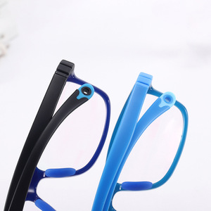 Lunettes rectangulaires pour enfants Danyang, monture intégrale en résine, avec branches antidérapantes en silicone souple, référence 9019 - Product Image 3