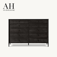 Commode de style Mid-Century en chêne massif noir avec plateau en marbre, dix tiroirs, grand rangement, poignées annulaires, pieds coniques, écologique, pour chambre à coucher