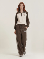 Ensemble 2 pièces décontracté pour femme : haut à col en V et pantalon droit, idéal pour le sport