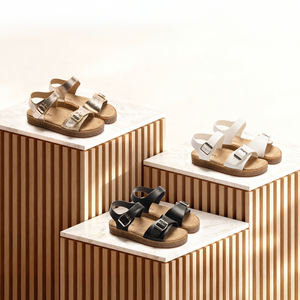 Sandalias Doradas Metálicas para Niñas con Tiras Cruzadas en el Tobillo, Correa Trasera con Hebilla, Plantilla de Corcho, Zapatos Planos Cómodos de Verano para Uso Diario Informal - Product Image 4