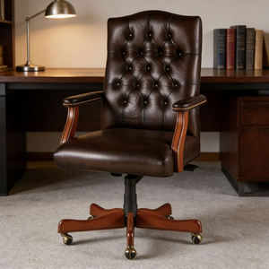Chaise de bureau de direction confortable en cuir véritable avec design ergonomique et accoudoirs en bois massif pour manager ou chaise de bureau en cuir - Product Image 2