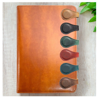 Penanda Buku Kulit Magnetik dengan Monogram Terukir Hadiah untuk Pembaca Hadiah Penanda Buku Inisial untuknya Hadiah untuk Pecinta Buku Lucu
