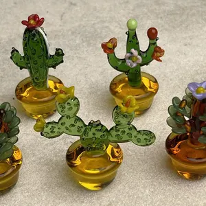 Koleksi meja meja dekorasi rumah ornamen kaca berwarna tanaman simulasi buatan tangan ditiup kaca kaktus patung