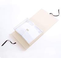 Vente en gros de boîte cadeau magnétique rigide de luxe blanche avec ruban pliable en profondeur A5 couleur beige personnalisée