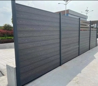 Pagar Privasi WPC Dekoratif Lampu LED dengan Pemasangan Mudah Panel Dinding Logam Aluminium Luar Ruangan Layanan Pemodelan 3D