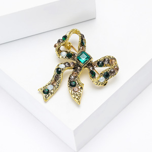 ヴィンテージ クリスタル ボウ ブローチ 女性用 - Product Image 5