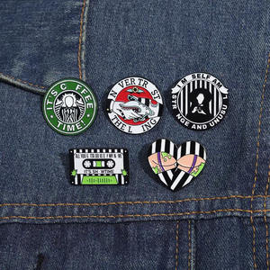 Pin de Solapa Estilo Juego del Fin del Mundo, Popular, Venta al por Mayor, Pin de Esmalte Suave con Diseño de Anime - Product Image 5