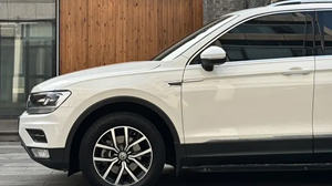 Новый внедорожник Volkswagen Tiguan L PHEV 300TSI, леворульный, автоматический, бензиновый, б/у - Product Image 4