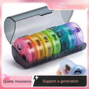 Organisateur de voyage compact et durable, boîte à pilules quotidienne colorée pour une semaine, idéale pour les voyages transfrontaliers - Product Image 3