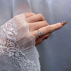 Bijoux Dylam en stock, faible MOQ, diamant brillant de haute qualité, pierre CZ 5A, bague de fiançailles et de mariage en argent sterling S925 pour femmes - Product Image 5