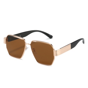 Gafas de Sol Baratas al por Mayor 2024, Gafas de Sol de Diseñador, Marcas Famosas, Gafas de Sol Cuadradas de Metal de Lujo - Product Image 3