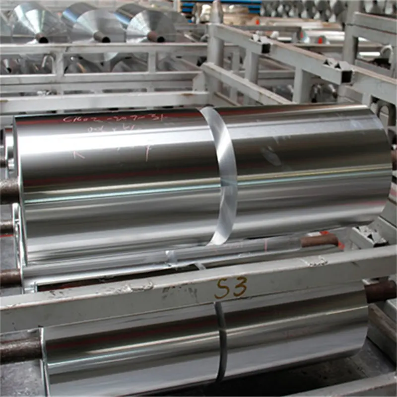 Fabricant Rouleau d'aluminium alu 1100/1145/1050/1060/1235/3003/5052/5A02/8006/8011/8079 papier d'aluminium de qualité alimentaire pour emballage