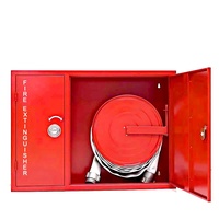 Armoire murale combinée pour dérouleur de tuyau d'incendie et extincteur. Boîte d'extincteur. Équipement d'extinction d'incendie. Sécurité.