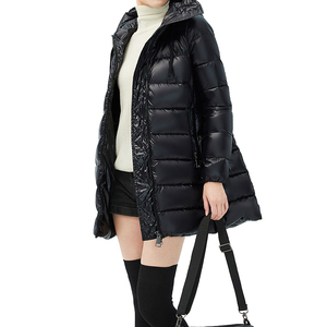 Logotipo personalizado <span class=keywords><strong>2022</strong></span> de alta calidad térmica con capucha gabardina larga plumón de <span class=keywords><strong>ganso</strong></span> Puffer Casual invierno mujeres abrigo de talla grande chaquetas para <span class=keywords><strong>mujer</strong></span> - Product Image 3