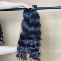 Extensions de cheveux humains vierges non traités, alignés sur les cuticules, en vrac, ondulés, pour tissage à coudre, origine Vietnamienne