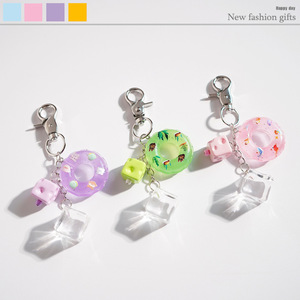 Nouveaux porte-clés mignons Kawaii en forme de donut avec paillettes liquides, breloques flottantes en acrylique pour sacs à dos de couple, cadeaux amusants pour femmes et hommes - Product Image 5