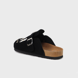 Mules et sabots décontractés OEM ODM pour femmes et hommes, en daim de vache noir, avec semelle intérieure en liège et strass, et bride à boucle réglable - Product Image 3