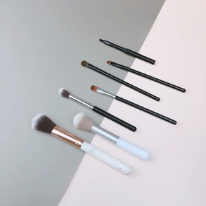 ชุดแปรงแต่งหน้า ขนแปรงสังเคราะห์ แปรงทรงกลมสำหรับแต่งหน้า ใช้ได้กับอายแชโดว์ บลัชออน ไฮไลท์เตอร์ ลิปสติก คอนซีลเลอร์ และคอนทัวร์จมูก - Product Image 3