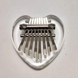 Vente en gros pas cher mini <span class=keywords><strong>kalimba</strong></span> en bois/cristal 8 touches <span class=keywords><strong>petit</strong></span> 8 tons pouce piano pendentif pour enfants instruments de musique - Product Image 5