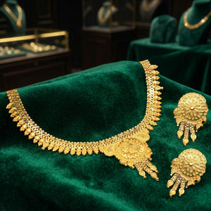 Vente en gros 14K 18K 24K plaqué or formant des colliers courts, ensemble de bijoux de conception florale traditionnelle, ensemble de bijoux de mode en or en laiton - Product Image 1