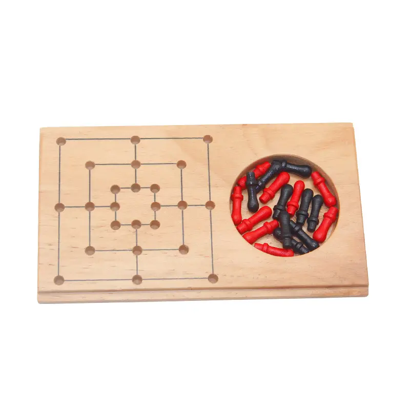 O mini morris jogo de tabuleiro de madeira masculino com xadrez preto e vermelho