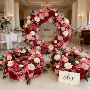 Couronnes de fleurs artificielles en soie faites à la main en gros - Décoration de centre de table durable et écologique de style moderne pour la remise des diplômes - Product Image 1