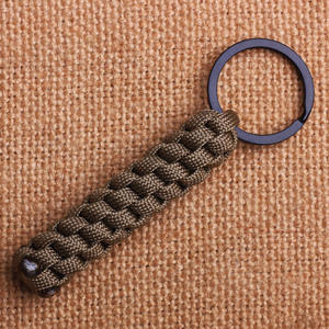 Llavero de Paracord Trenzado con Anillo Metálico, Cuerda de Supervivencia de Siete Hilos para Actividades al Aire Libre - Product Image 4