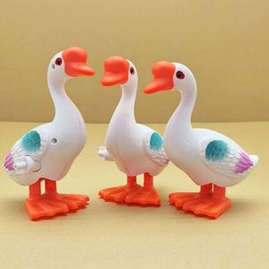 USSE White Goose Pull Back Wind-Up Toy para niños-Funny Classic Animal Design Clockwork Toy - Product Image 5