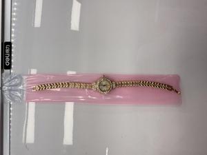 Orologio da Donna Placcato Oro con Dettagli in Diamanti, Stile Bracciale alla Moda - Product Image 3